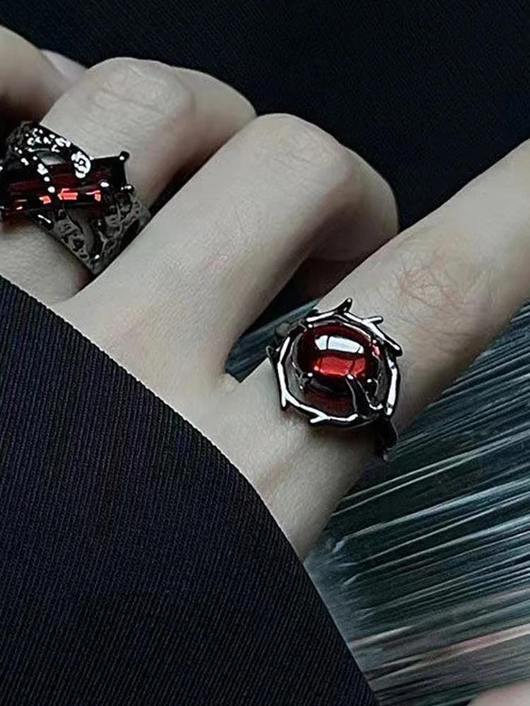 Bijoux vintage de style rétro punk rubis de style mode 2025, bague en cristal noir, pendentif géométrique, doigt ouvert, 1 pièce._voghion.com