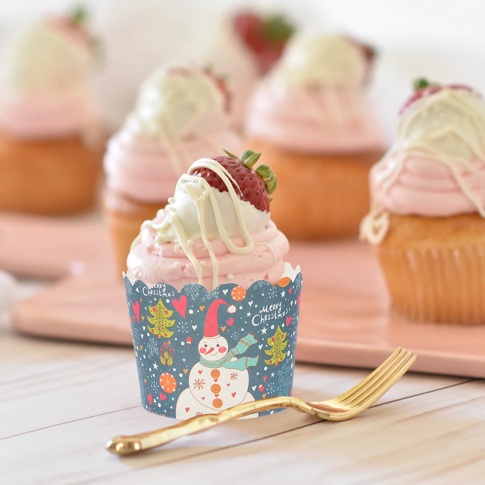

200 Pcs Home Cake Cups Cake Making Tools DIY Cake Baking Cups Muffin Cups (Random Style)