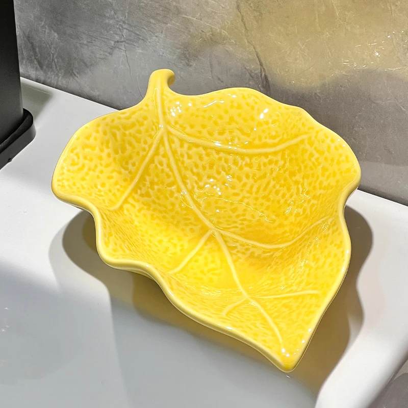 Creative Ceramic Draining Soap Box Light luxury leaf Shaped Soap Dishes, Home Hotel Bathroom Kitchen Supplies, Storage Rack, 1Pc