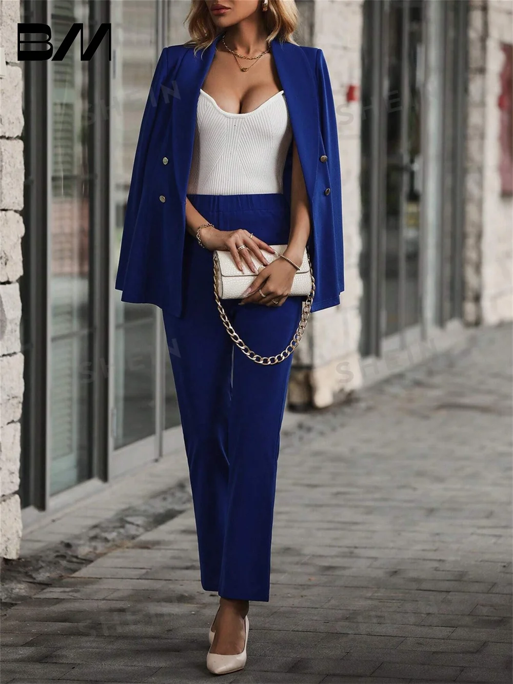 Женский деловой костюм из двух предметов