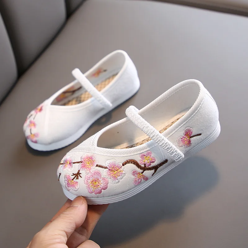 Girls Embroidered Shoes Beijing Traditional Cloth Shoes Dance Shoes Performance Small White Shoes