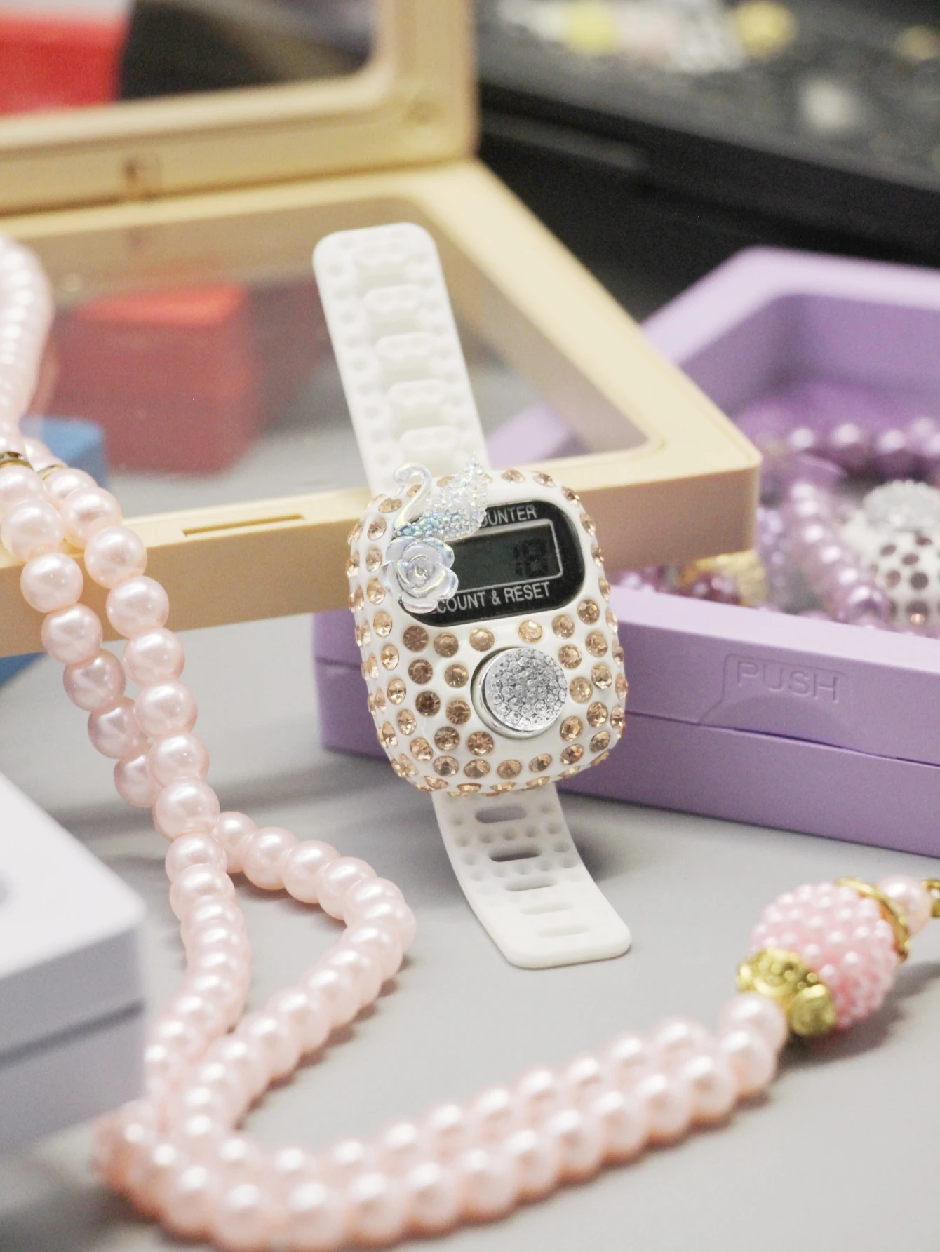 عداد صلاة إسلامي 7 ألوان + طقم تسبيح كريستال 99 خرزة |   القوس/الزهرة/الحشرة عشوائية |   علبة هدايا شفافة