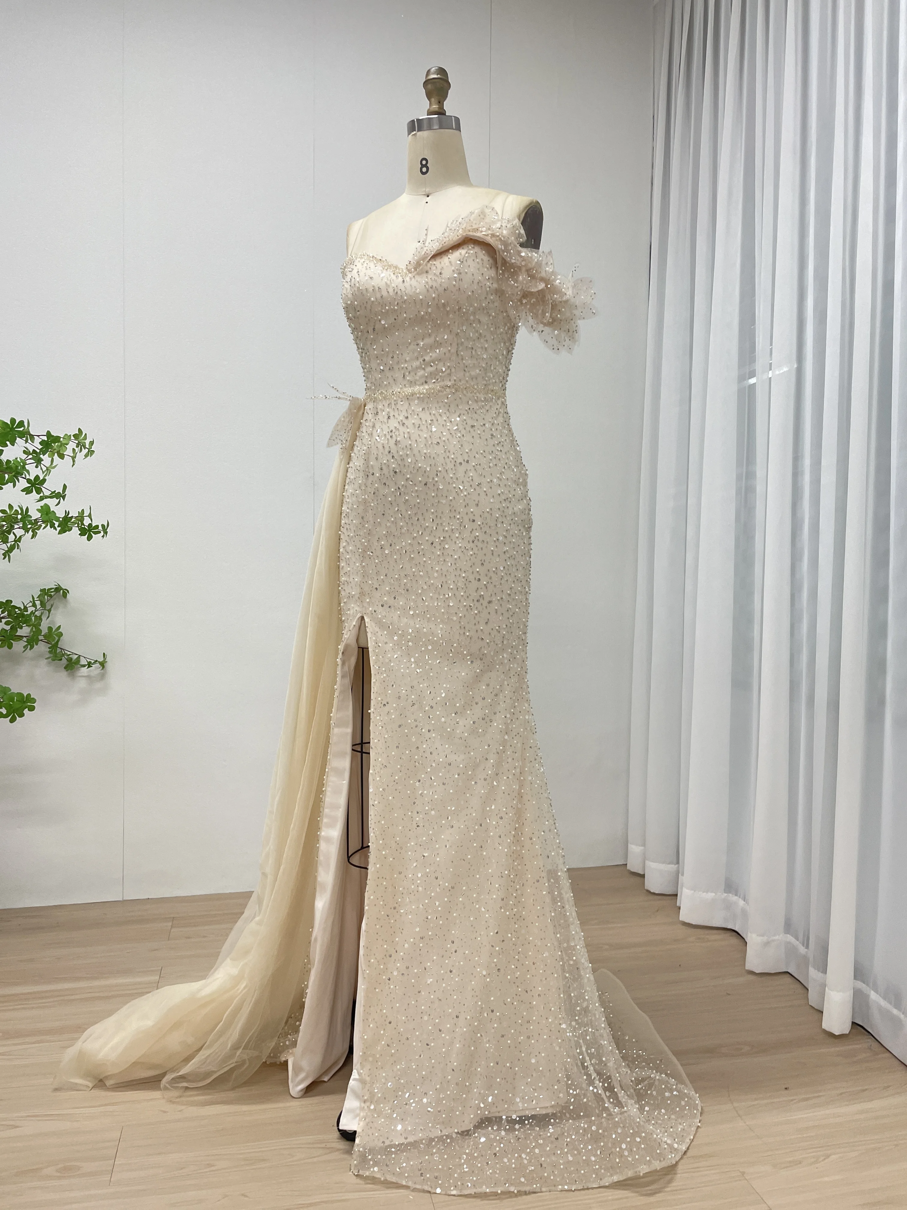 MYMB Tuning Rotes, trägerloses Abendkleid mit Pailletten und hohem Schlitz und Blumenakzent für Damen, Abschlussball-Abendkleid, individuell gestaltet MB40375 – Detail 18