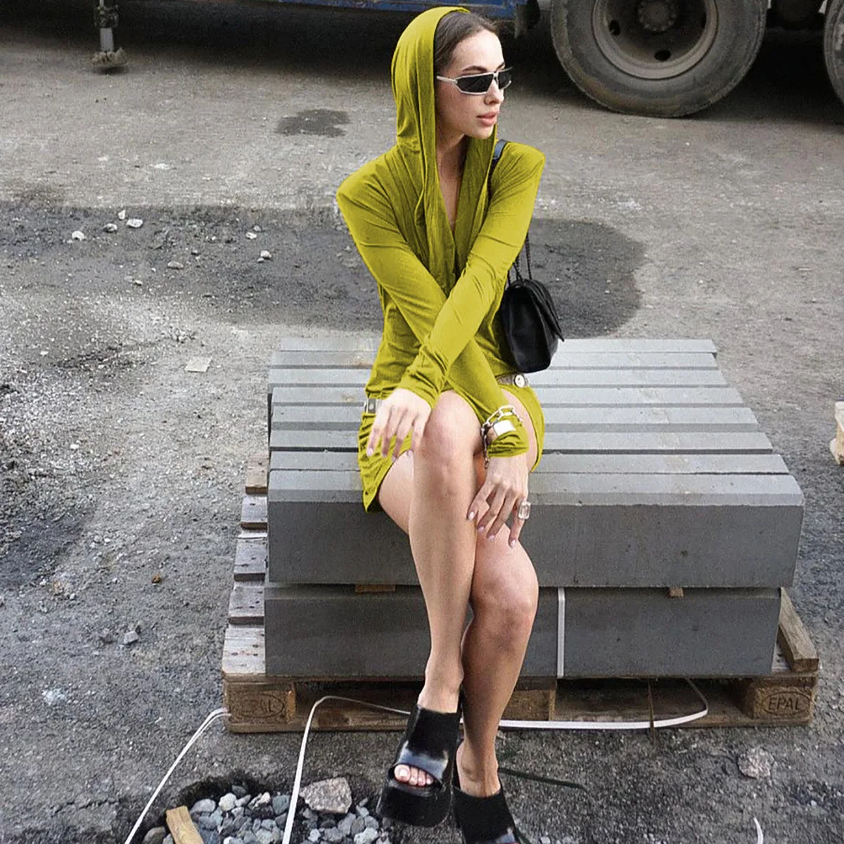 Elegant Deep V Hooded Long Sleeve Solid Bodycon Eveing Dress Mini Wholesale Prom Ladies Dress Autumn Fashion Casual Dress