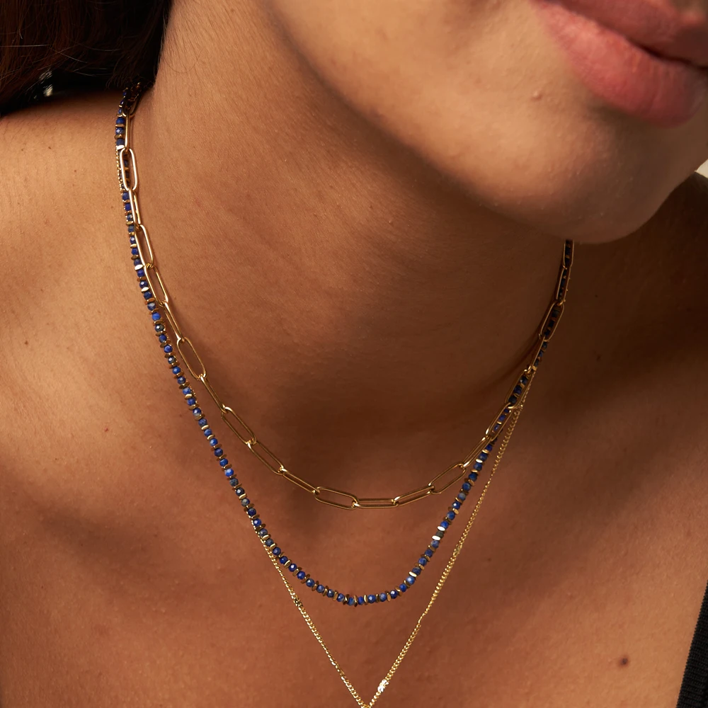 Collier avec grosses pierres colorées - France