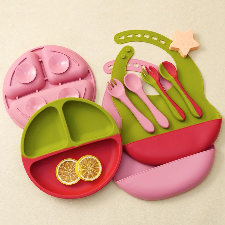 4PCS Baby Silicone Tableware Sets Contrasting Colors Dining Sets Suction Plate Waterproof Bib Portable Baby Spoon Fork 2