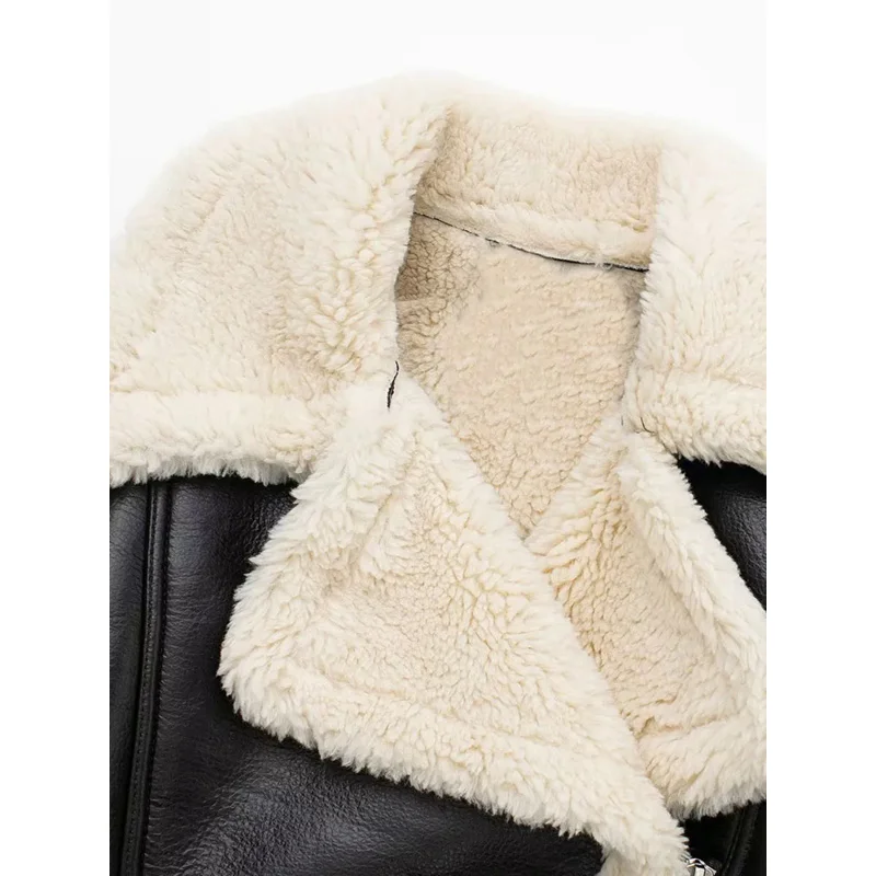 Рисунок 3 - Куртка женская однотонная на молнии спереди