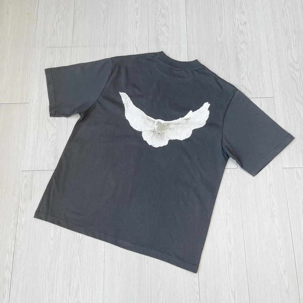 American Trend Brand Kanye Has The Same Peace Dove T-shirt, The Same for Men and Women with Comfortable Daily Commuting Sports