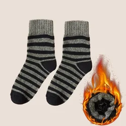 Men's Super Thick Warm Merino Wool Socks - High Quality Harajuku Retro Winter Collection (3 Pairs) - 3pairs (StyleB green)