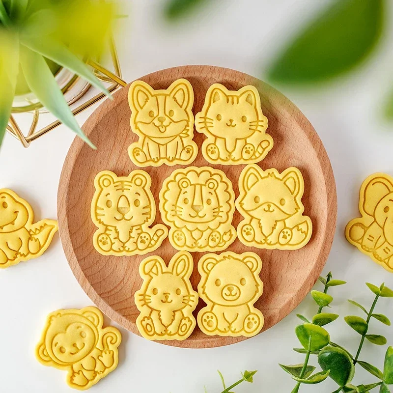 Cookie Cutter Baking Decorating Tools Cartoon Animals Cookie Cutter Jungle Animal Cute Tiger Lion Cat Dog Bear Elephant Biscuit Stamp Embossing Tools Cake Decoration