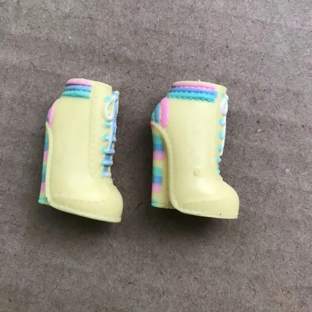 Original Doll Hands Shoes Boots Earrings Decors Doll Replacement White Beige Brown Hands Colorful Doll Accessories - pink yellow