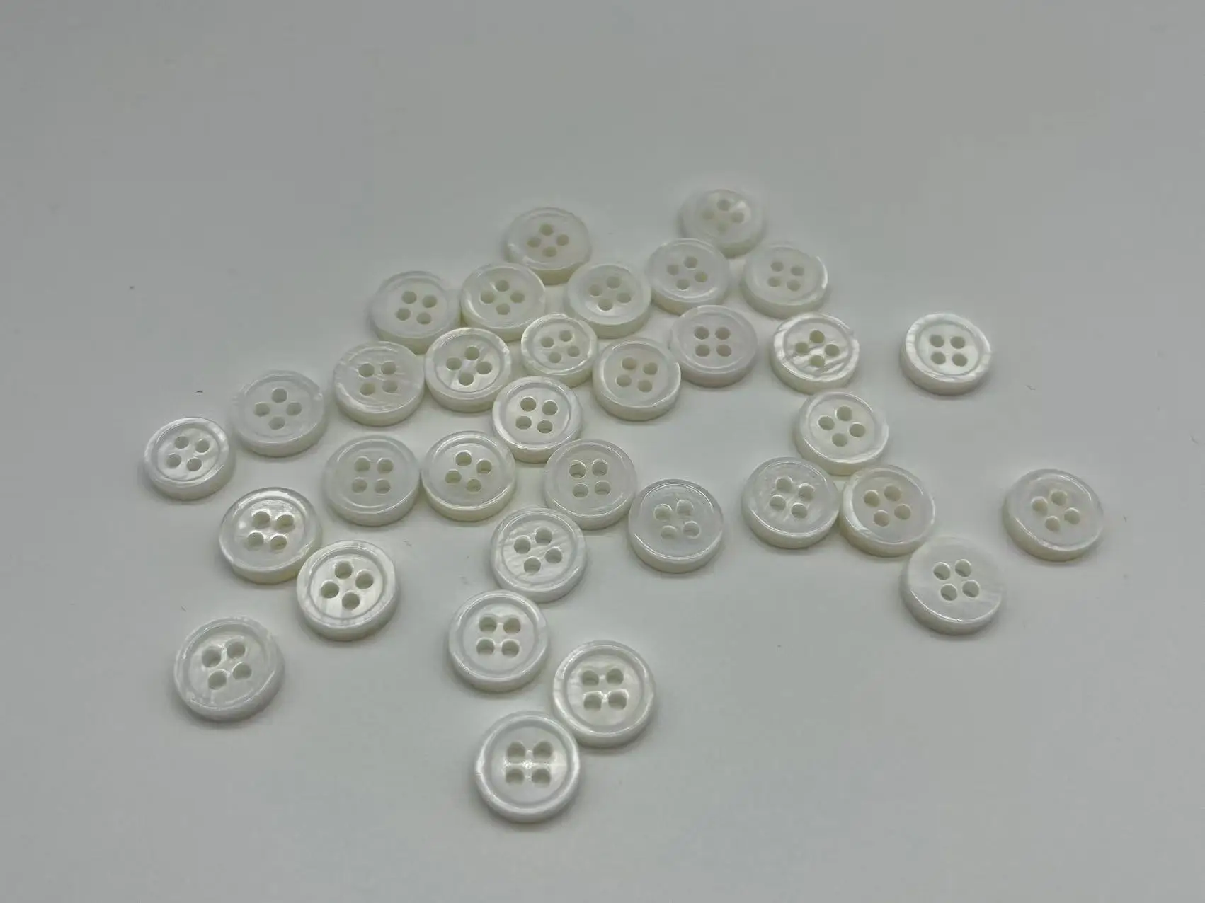 freeshipping 4 holes shell mother of pearl button 10mm  thick 3mm  double white  high quality for shirt  fashion blouse 100pcs 2