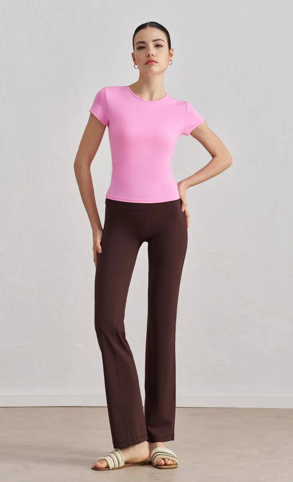 Nacktes, lässiges Sport-T-Shirt für Damen – schmal geschnittenes, kurzärmliges, atmungsaktives Taillenschlankheits-Yoga-Top für Laufen, Training und Fitness – Detail 12