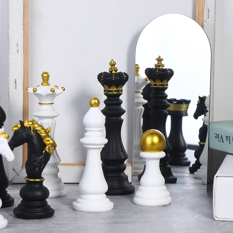 1pcs Resin Chess Board Games Accessories International Chess Figurines Retro