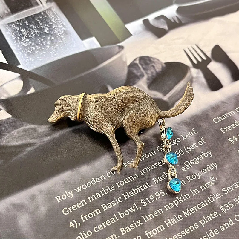 1pcs Fashion Pet Excrement Lapel Pin Personalized Brooches Lapel Pin Adornment Creativity Fun Dog Poop Badge Brooches Accessory