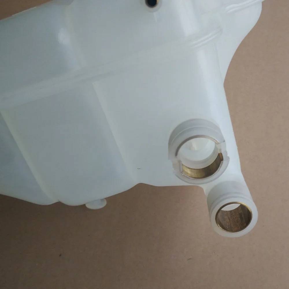 Engine Coolant Expansion Tank Reservoir For Mercedes Benz 84-89 W201 & 84-93 W124 124 500 1749