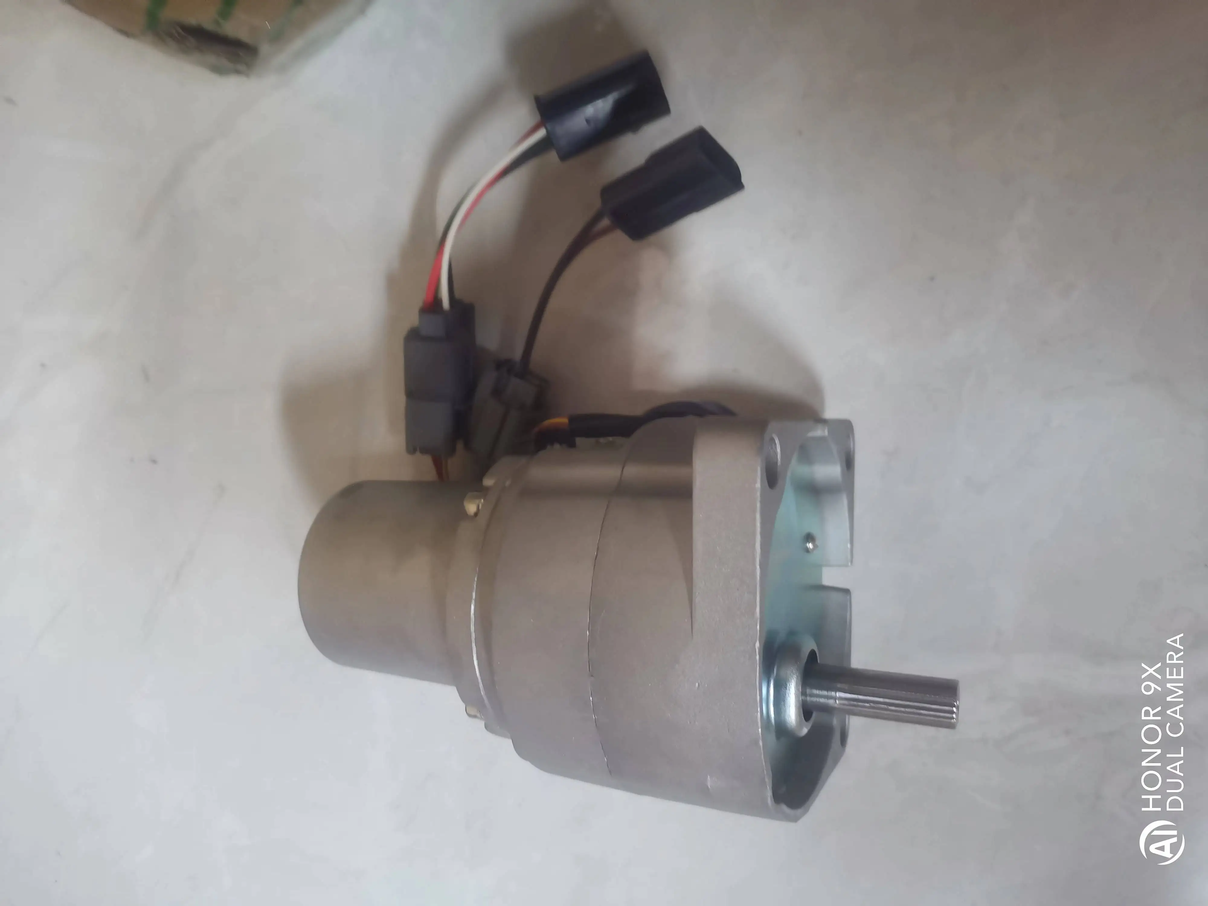 Throttle Controller for Kobelco SK200-6E SK210-6E SK230-6E SK200-8 Excavator