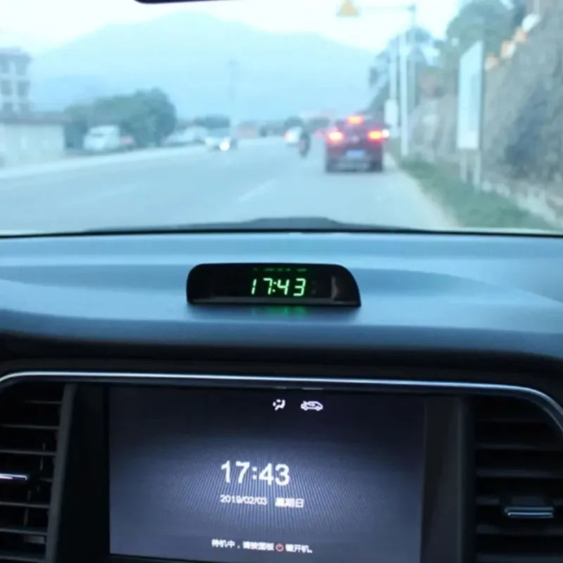 Car Clock Solar Charging Stick-On Digital Watch 24-Hour 3-level Brightness Automatic Adjustment Decoration