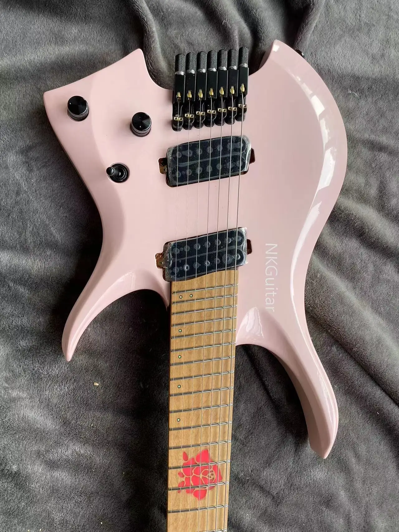 

2022 NKGuitar Fanned frets 7 Strings Headless Electric Guitar Pearl Pink color Roasted Wenge Neck Ergonomic