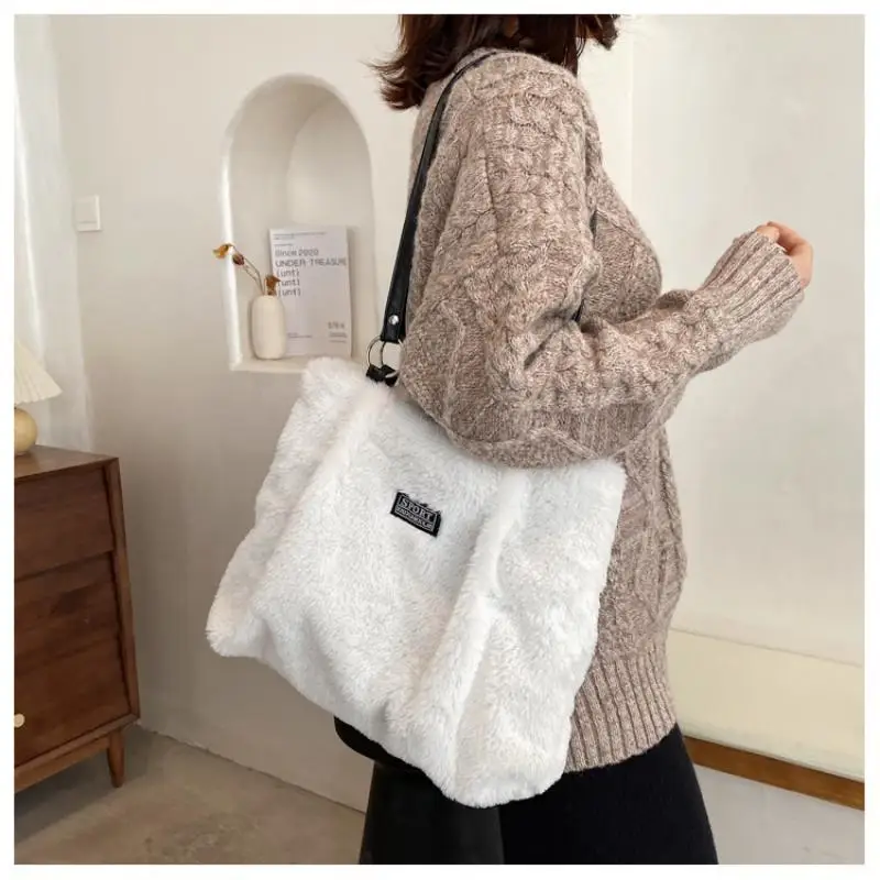 Large Capacity Tote Shopping Bag Winter Plush Shoulder Bag Cute Messenger Bag Cartoon Cow Pattern Women Handbags