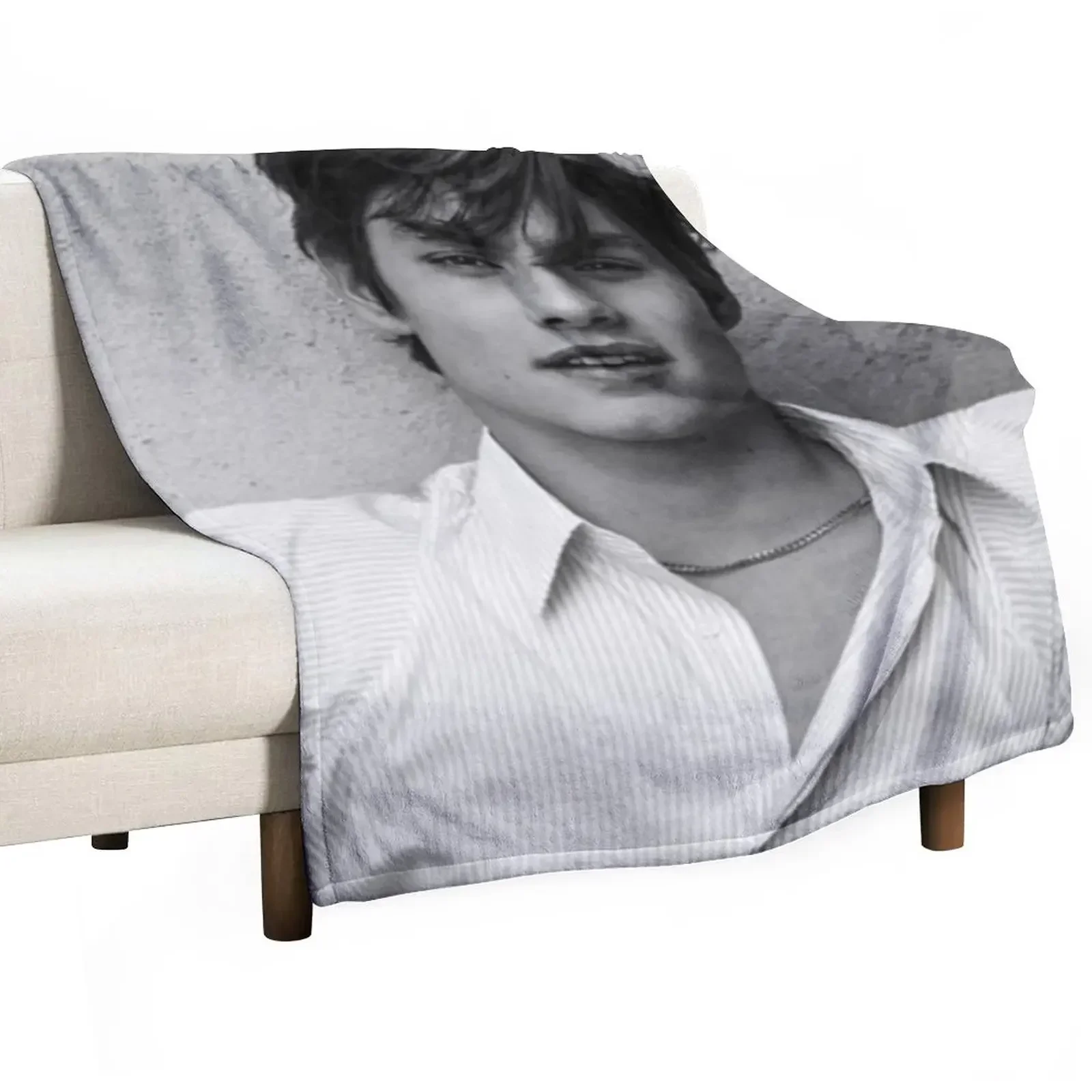 

Louis Partridge Throw Blanket Sofa Throw cosplay anime sofa bed Thin Blankets