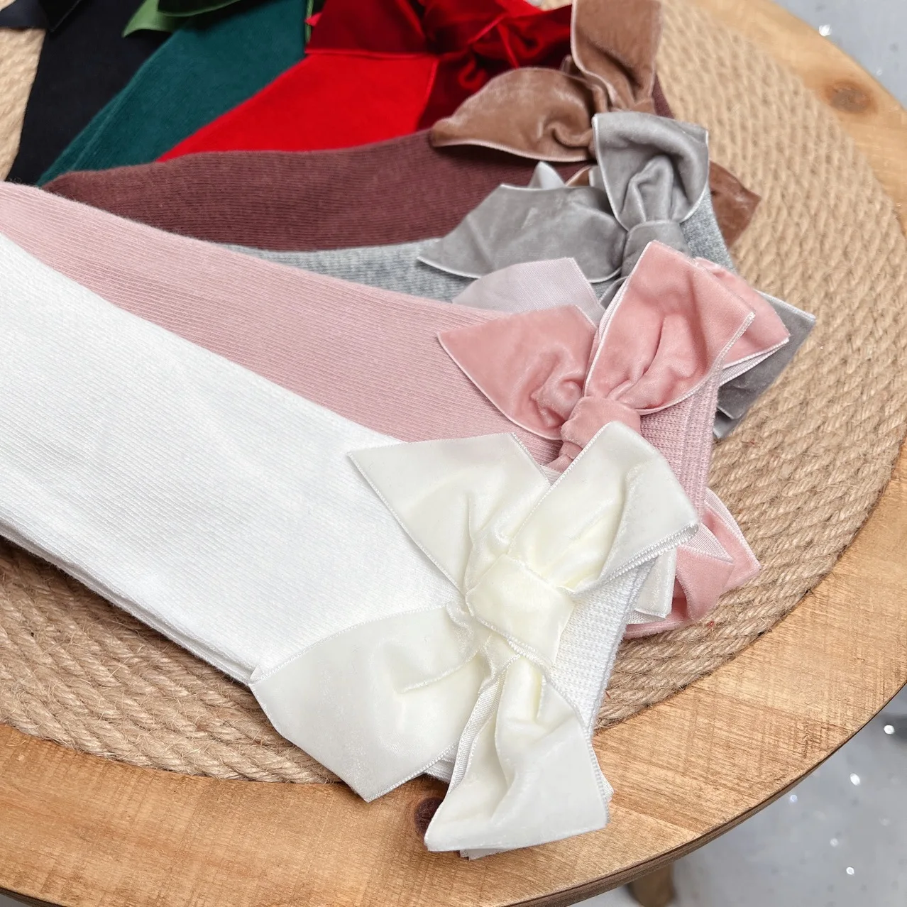 16pairs New Fashion baby Long Socks girls children Velvet Bows Spanish style Socks Cotton Knit Knee High Toddler Christmas Socks