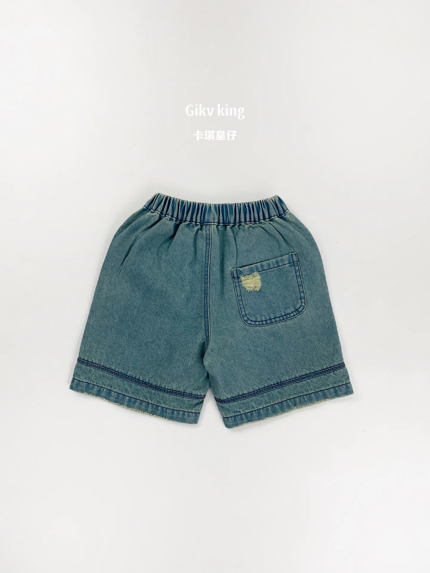 2026 여름 새로운 소년 소녀 찢어진 청바지 어린이 캐주얼 반바지  데님 반바지 느슨한  짧은 청바지 아동복
