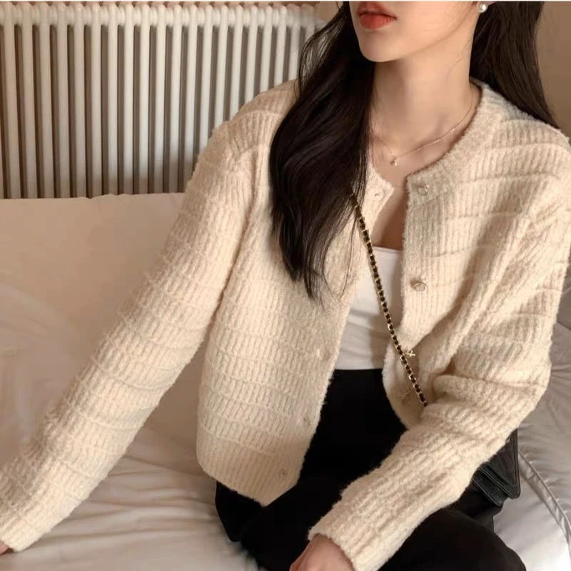New Fashion Women's Small Fragrant Wind Cardigan Knitted Sweater Single-breasted Round Neck Women's Long-sleeved Jacket