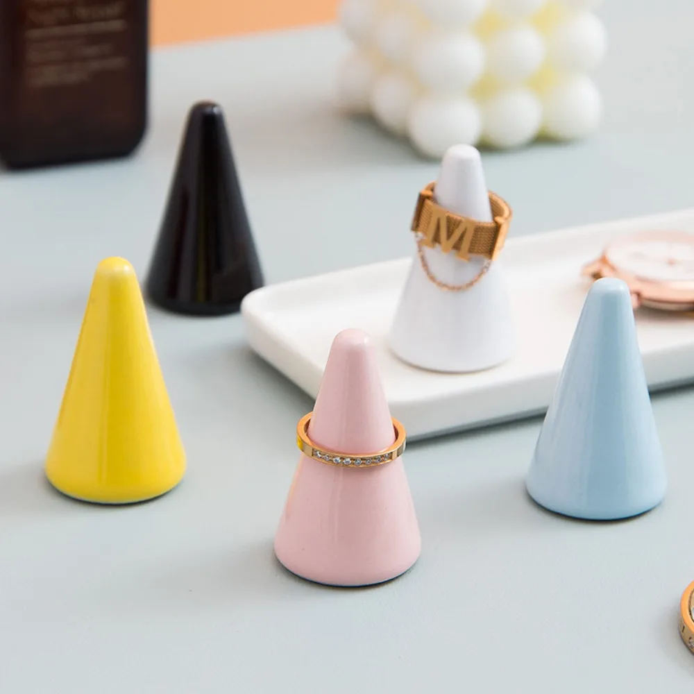 

Convenient Ceramic Small Jewelry Props Finger Shape Jewelry Packaging Ring Holder Jewelry Display Stand Ring Display Rack