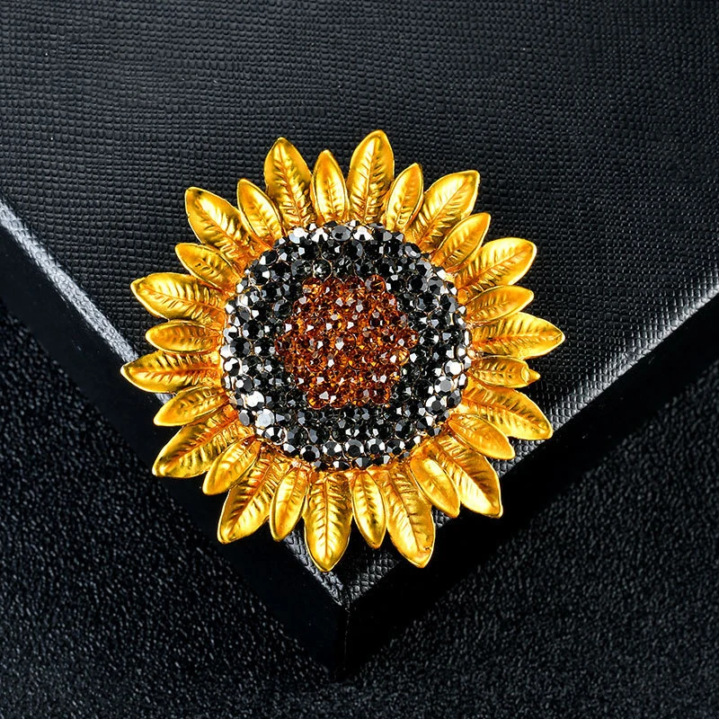 

New Flower Brooch Trend Style And Metal Pearls Rhinestone Inflorescence Women's Brooches For Party Wear On Formal Occasions