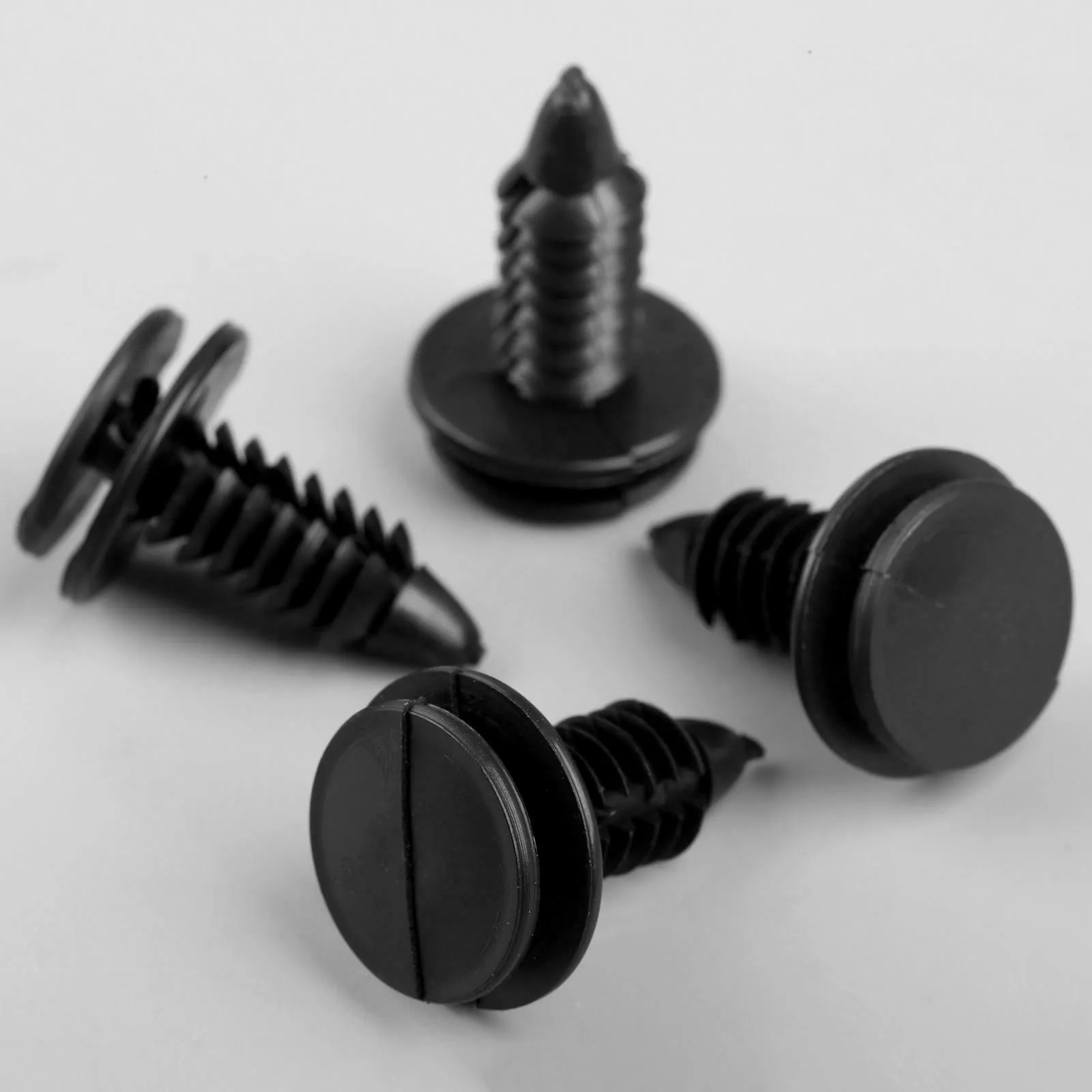 

100Pcs/lot Auto Fastener Clips Fit for Dodge Ram Chrysler Jeep Car Door Trim Panel Clip Plastic Rivets Retainer Replaces 6503709