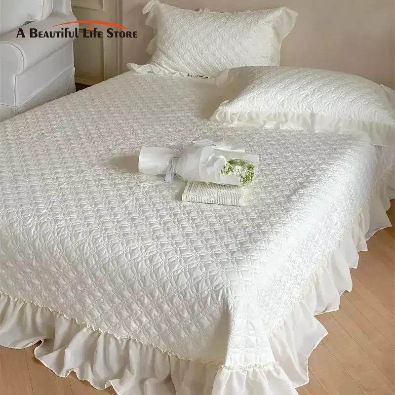 

Lyocell Cotton Soft Silky Cool Feeling Skin Friendly Quilted Bedspread Lace Bed Cover Mattress Topper Coverlet Bed Sheets 3Pcs