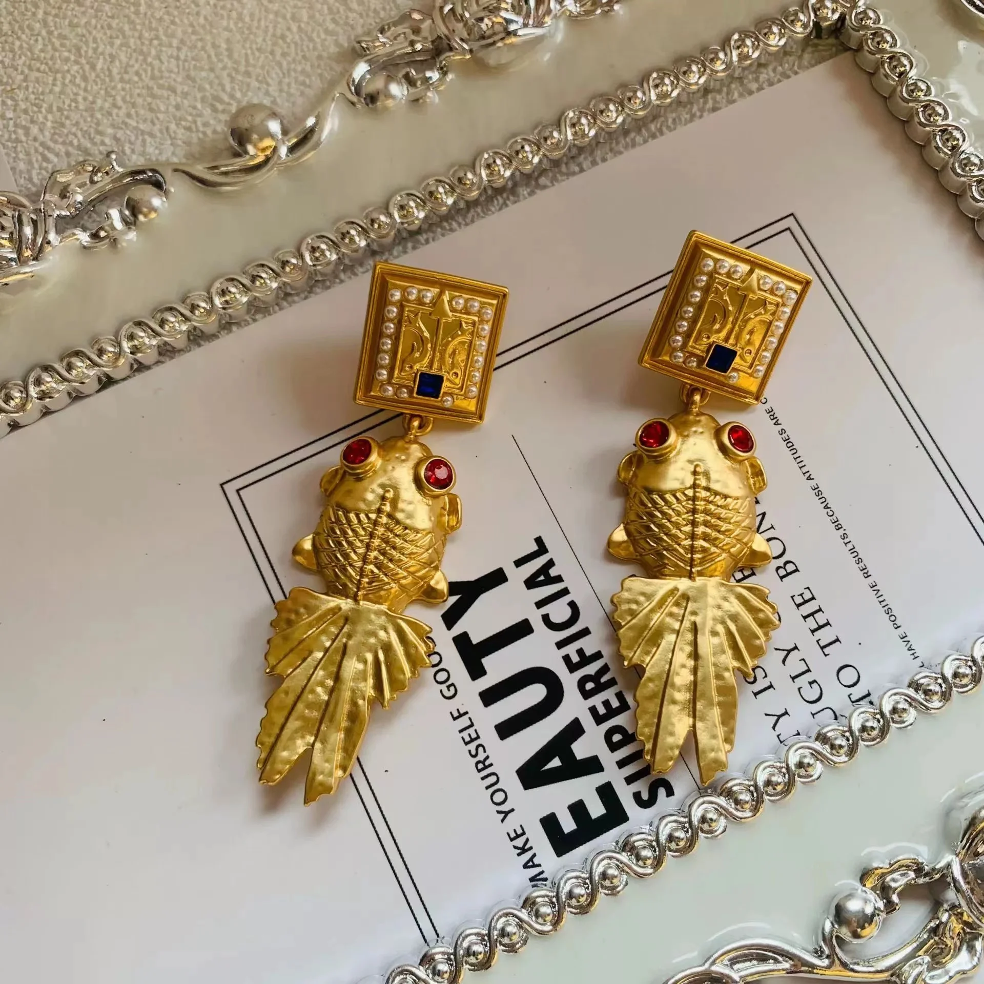 

Antique Medieval court style ear clip goldfish exaggerated earrings vintage light luxury earrings