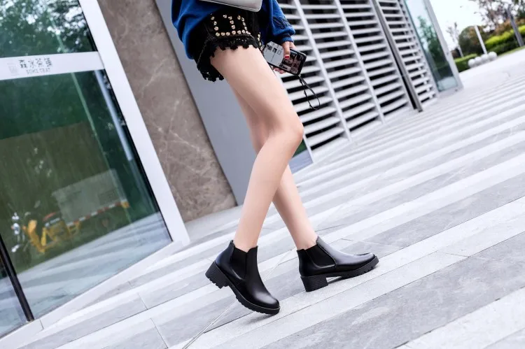 Women's Shoes, Soft Surface Low heeled 