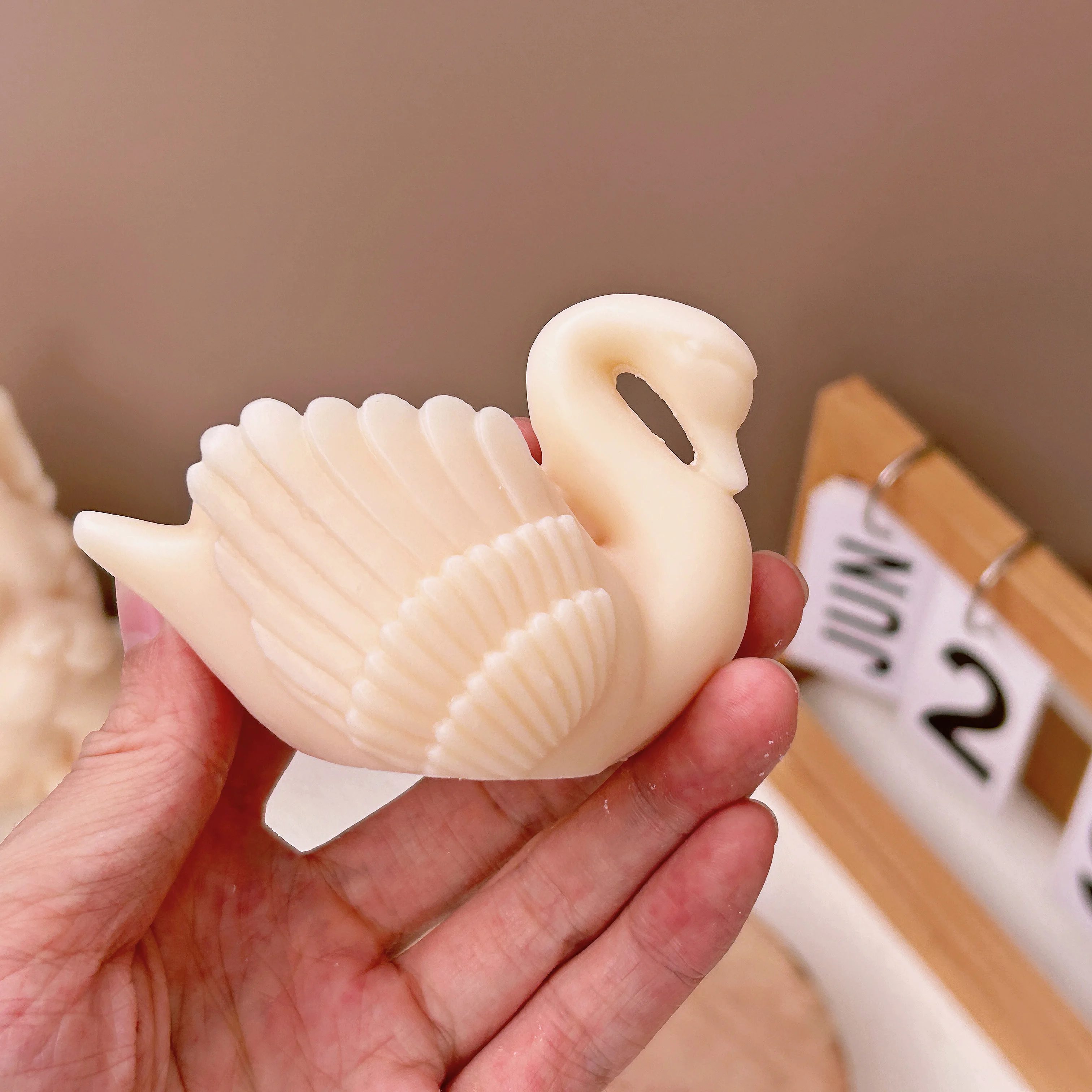 

New Swan Silicone Candle Mold for DIY Swan Aromatherapy Candle Plaster Ornaments Soap Epoxy Resin Mould Handicrafts Making Tool