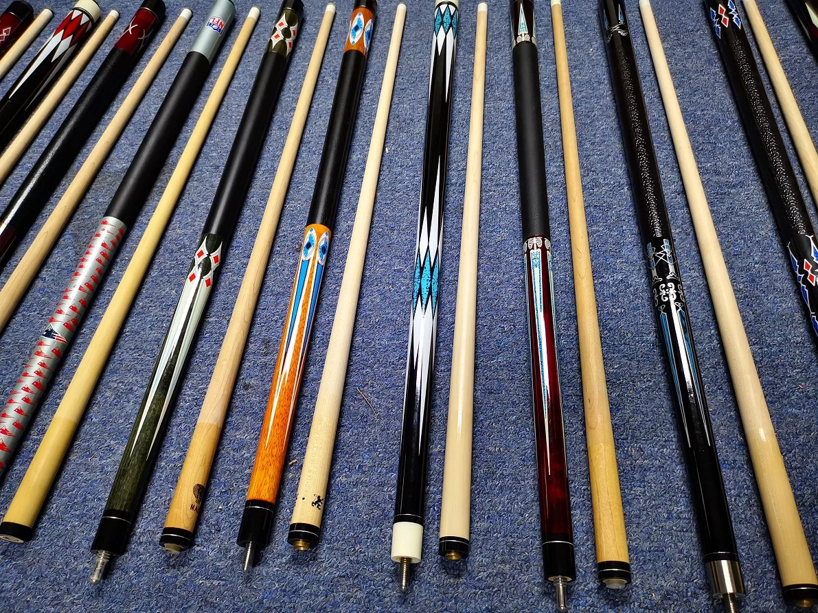 Two-PC Maple Wood Nine-Ball Billiard Pool Sport Decal Cue Sticks 13mm