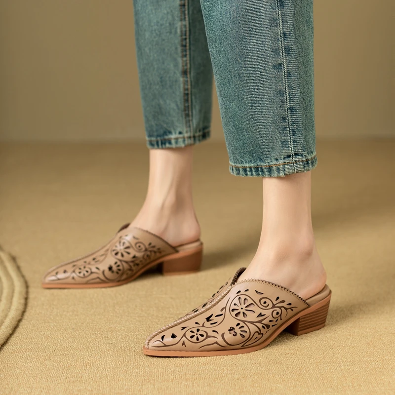 2024 Women's New Spring/Summer Pointed Retro Genuine Leather Hollow Carved Large Heel Baotou Comfortable Muller Slippers