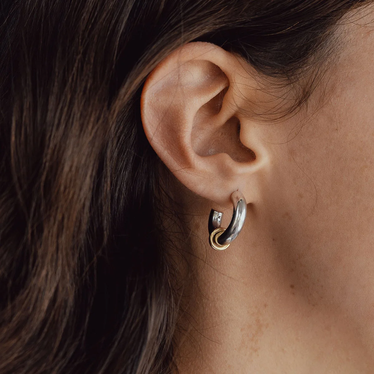 New Mix Color PVD Chunky C Shape Hoop Earrings Golden Mini Round Circle Huggie Earring Punk Jewelry for Women Bijoux Pendientes