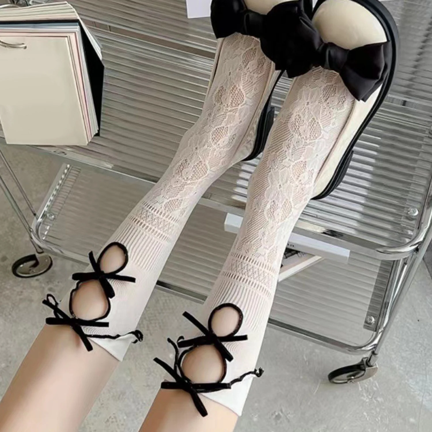 

Cute Sweet And Cool Women Socks Double-layer Hollow Lace Flocking Bow Fishnet Sock Gentle French Retro Vintage Socks Leg Socks