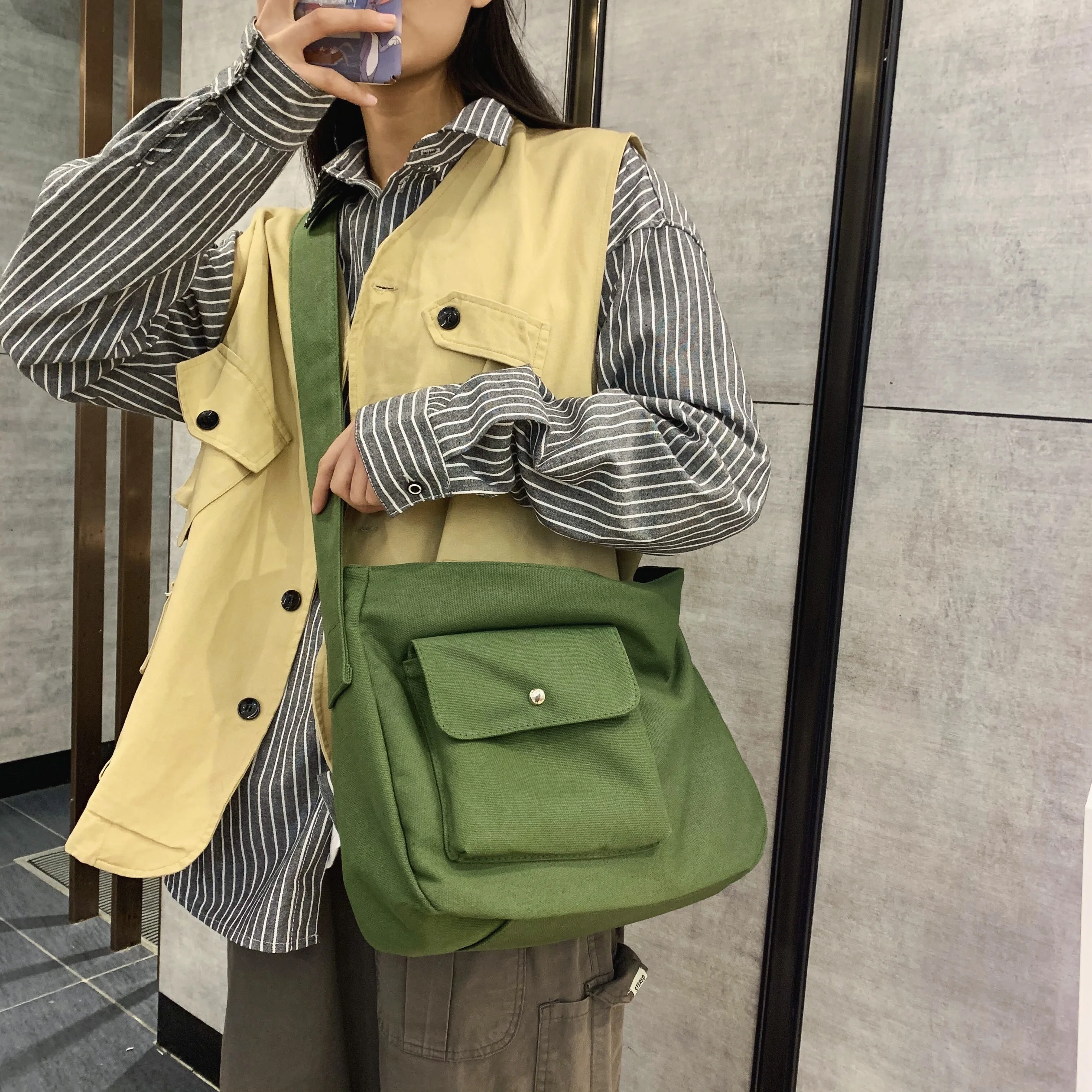 Korean Canvas Multi Pockets Canvas Big Size Handbag Female Male Teenager Student Over Large Street Hip Hop  Zipper Messenger Bag