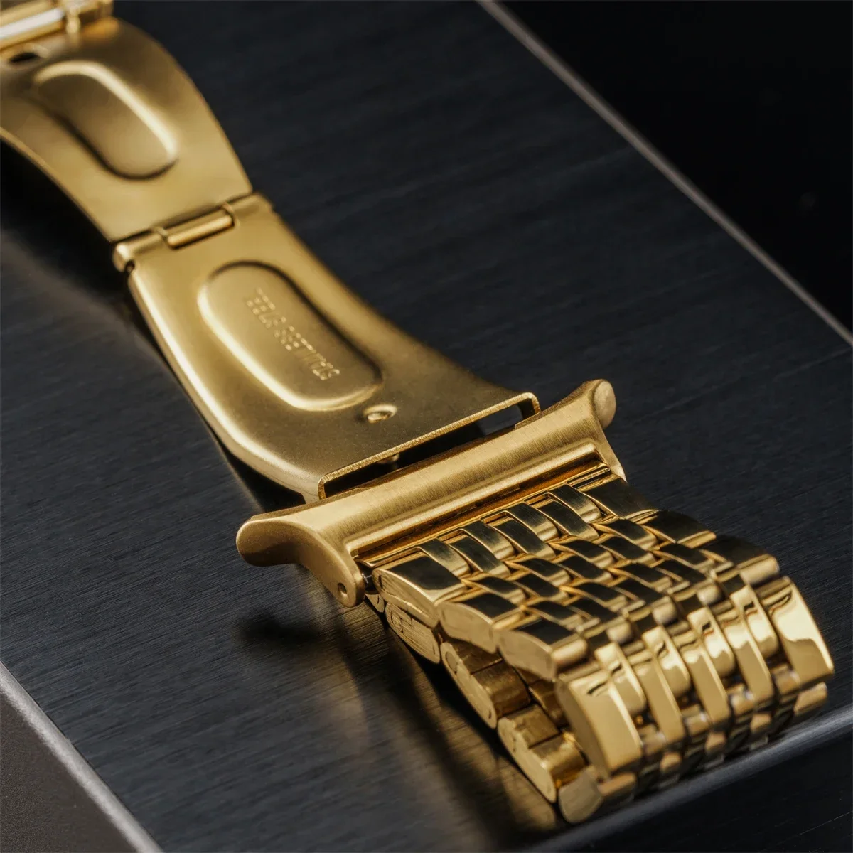 Quick Fit Stainless Steel Metal Band for Smartwatch - No Gap Bracelet Design