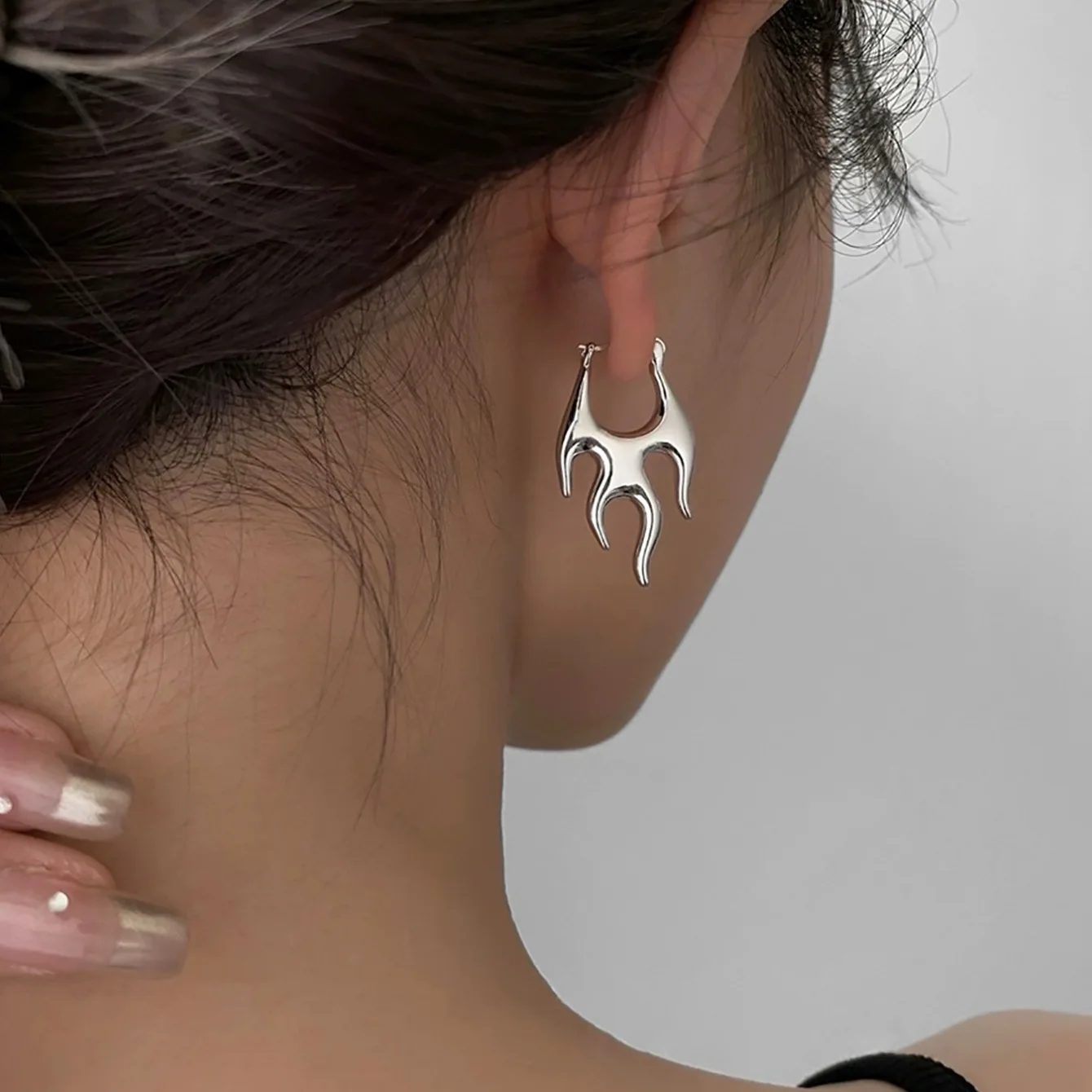 アクセサリー ANTIDOTEBUYERSCLUBE ngraved Hoop Earring Silver-tone 60mm Studded Hoop Earrings | Claire's US
