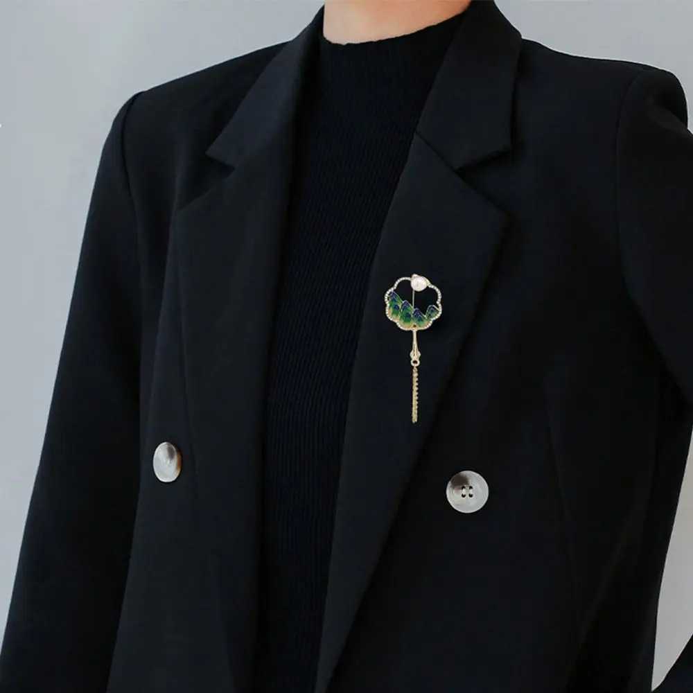

Elegant Alloy Enamel Panda Girl Gifts Pearl Rabbit Fashion Jewelry Clothing Accessory Chinese Style Brooch Women Fan Brooch