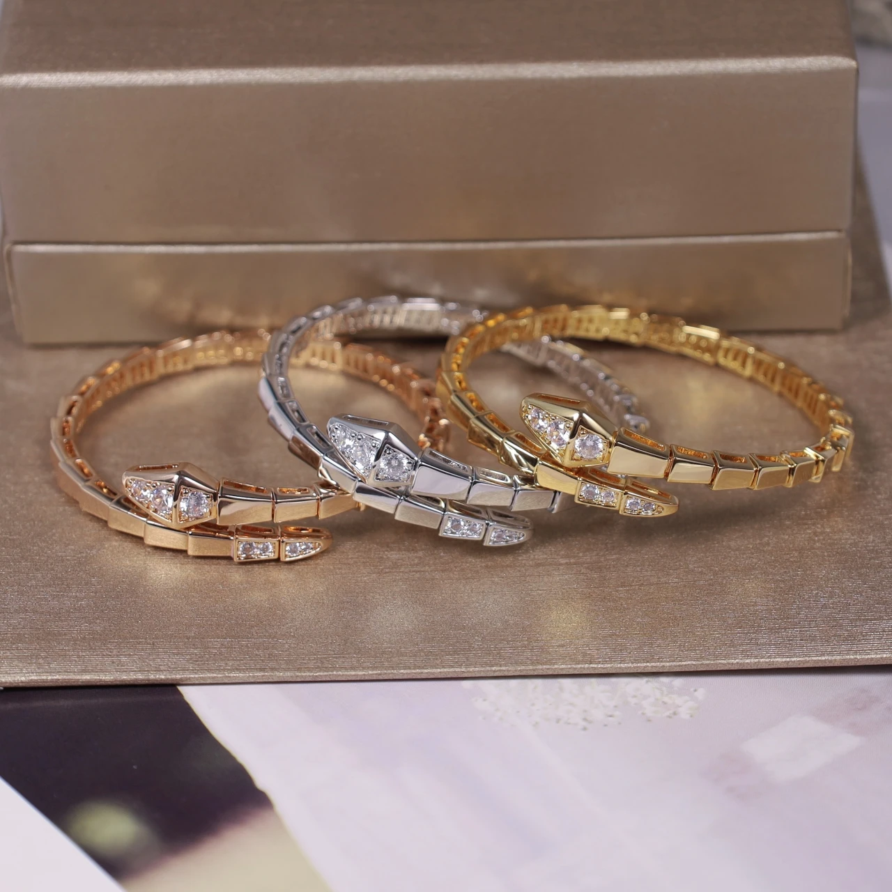 

Classic 925 sterling silver head and tail diamond elastic snake bone bracelet fashion brand elegant luxury top jewelry