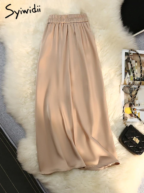 Saia Midi de Cetim de Seda Preta Elegante e Versátil