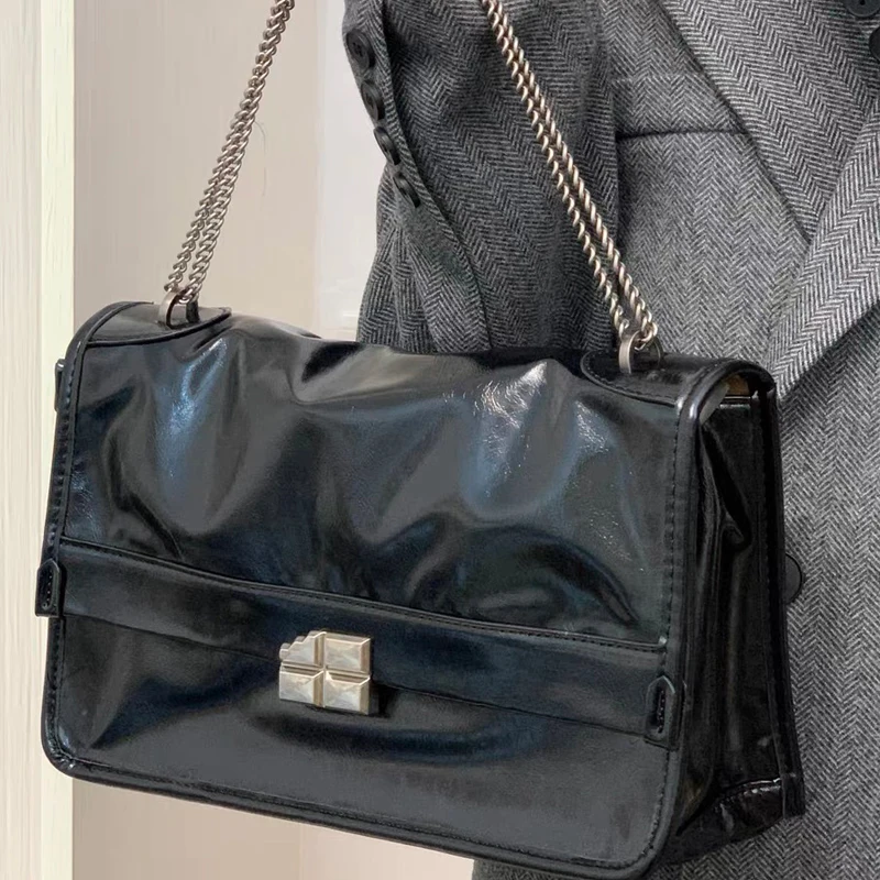 

Shoulder Bags For Women Luxury Designer Handbag And Purse 2023 New PU In Material Casual Fashion Chain Decoration Messenger Bag