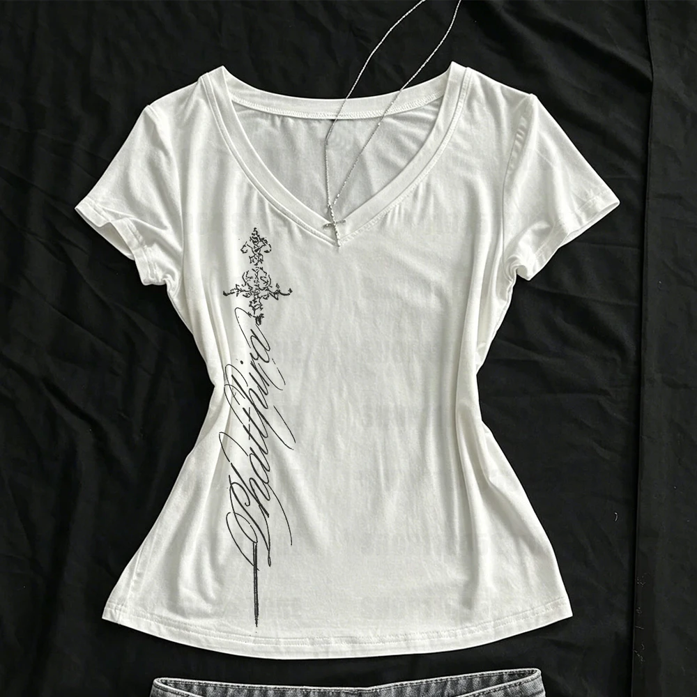 รูปสินค้า เสื้อยืดวินเทจ คอวี ทรงเข้ารูป ลายกรันจ์ กอธิค Y2K