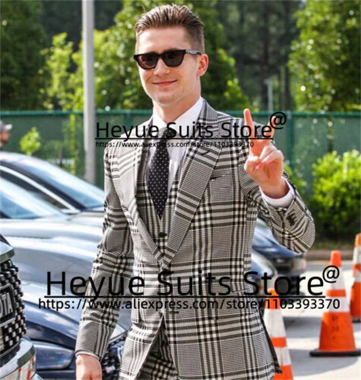 Business Plaid Formal Suits For Men Slim Fit Peak Lapel Groom Prom Tuxedos Party 3 Pieces Sets Elegant Male Blazer Costume Homme