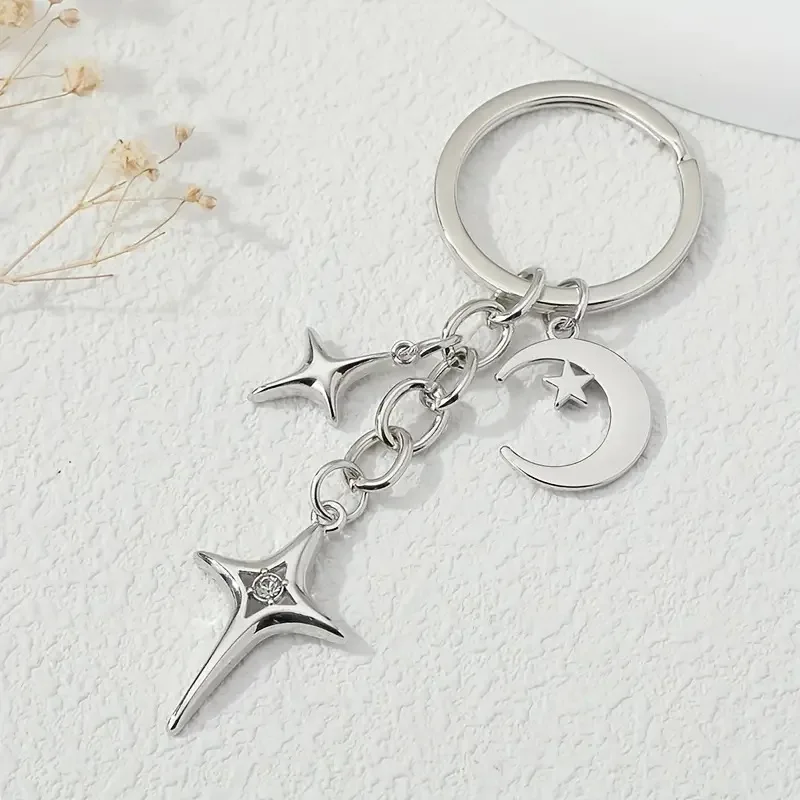 Key Chains Fashion Stars Moon Alloy Keychain Key Chain for Women Men Gold Silver Color Couple Keychain Daily Jewelry