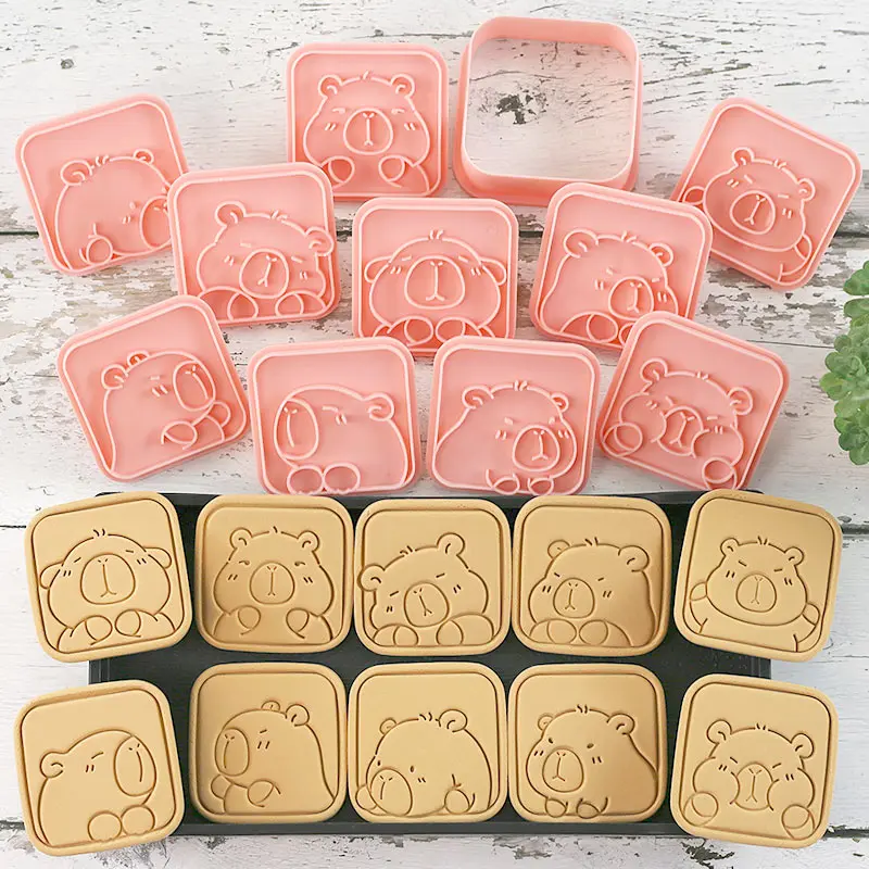8Pcs/set Capybara 3D Cookie Cutter Cartoon Biscuit Baking Mold Plastic Press Tool for Fondant Sugar Craft DIY Pastry Accessories